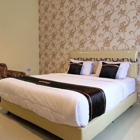 Oyo 1616 Hotel Central City 2 Tanjung Pandan Exterior photo