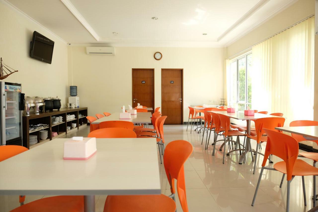 Oyo 1616 Hotel Central City 2 Tanjung Pandan Exterior photo