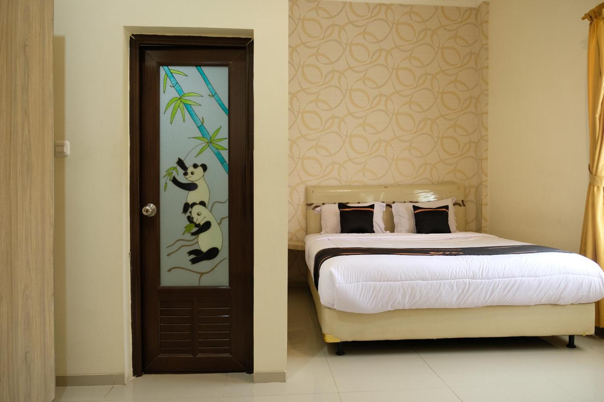 Oyo 1616 Hotel Central City 2 Tanjung Pandan Exterior photo