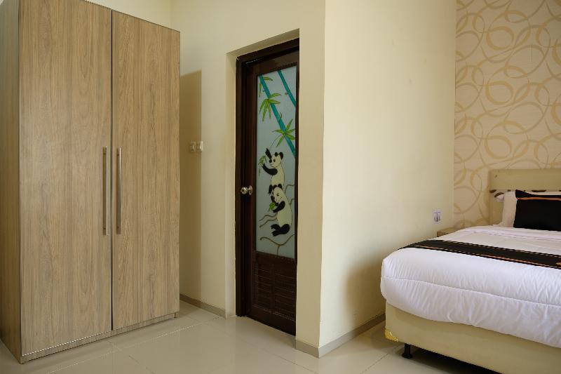 Oyo 1616 Hotel Central City 2 Tanjung Pandan Exterior photo